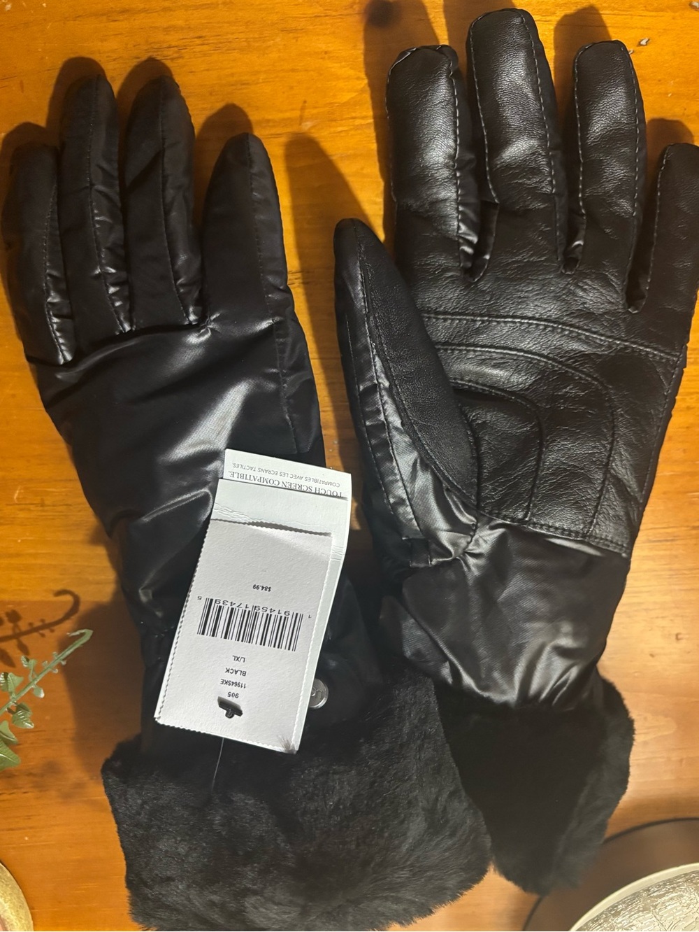 ✨ NWT UGG Fontanne Smart Gloves - Black ✨
